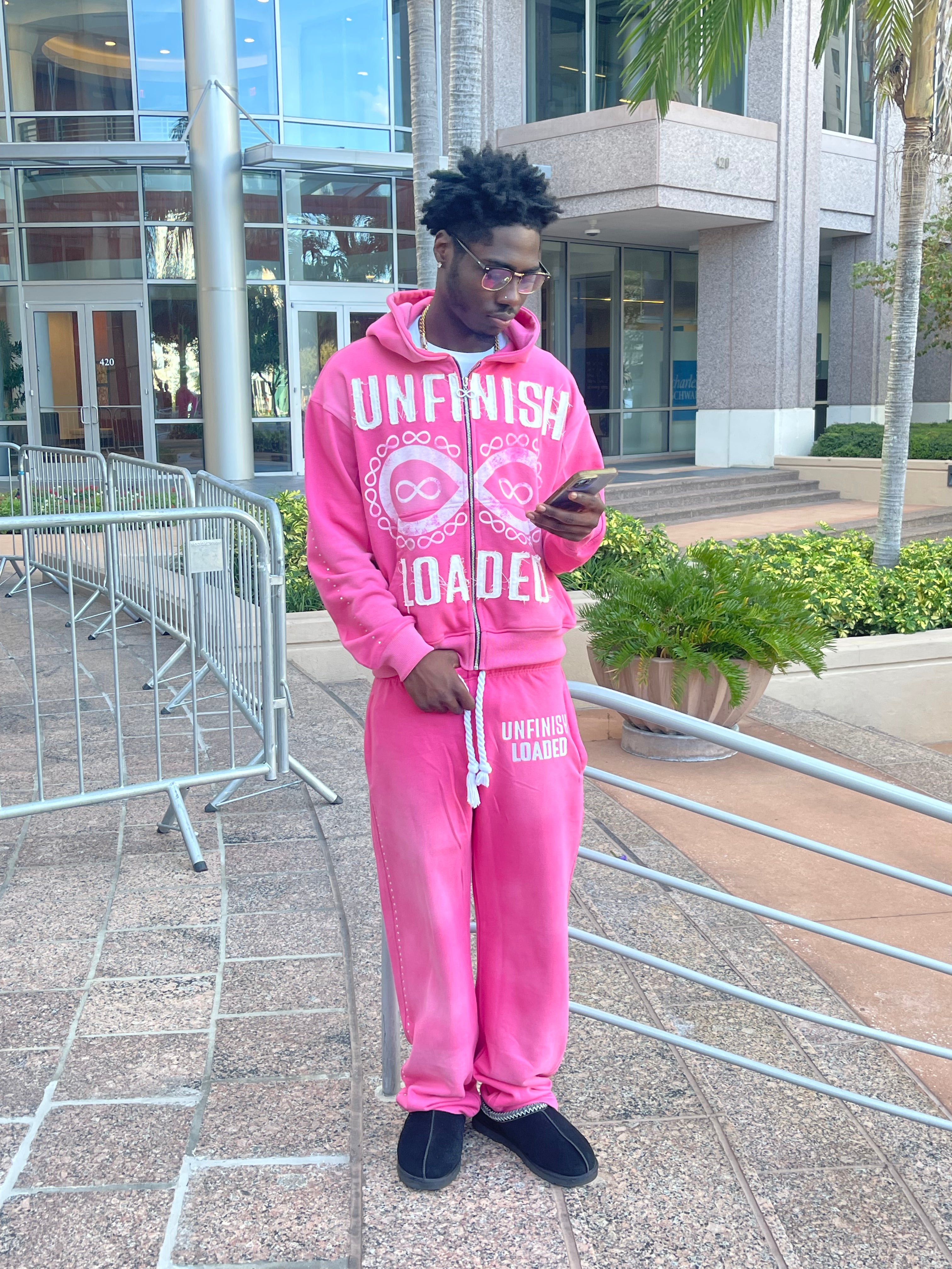 INFINITE DESTINY SWEATPANTS (PINK)